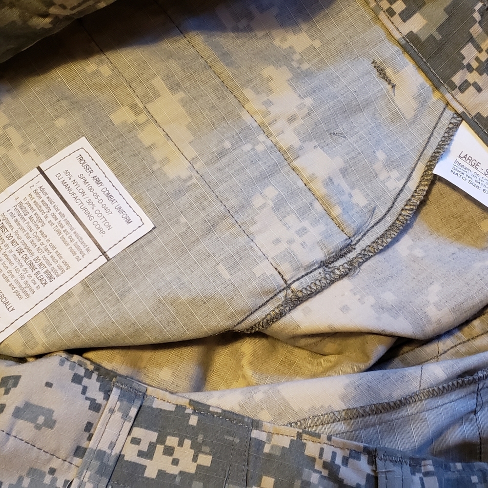 Vintage Universal Digital Camo Pattern Pants - image 8